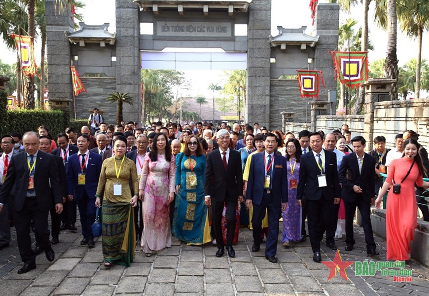 <a title="Báo Quân đội nhân dân | Tin tức quân đội, quốc phòng | Bảo vệ Tổ quốc" style="text-align:center;" href="https://www.qdnd.vn"><img src="https://file3.qdnd.vn/data/images/0/2021/08/11/linh/bannerv2.png" class="vllogo"></a>