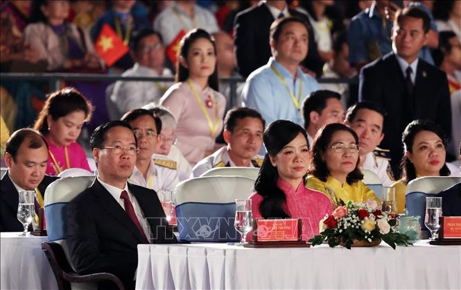 <a title="Báo Quân đội nhân dân | Tin tức quân đội, quốc phòng | Bảo vệ Tổ quốc" style="text-align:center;" href="https://www.qdnd.vn"><img src="https://file3.qdnd.vn/data/images/0/2021/08/11/linh/bannerv2.png" class="vllogo"></a>