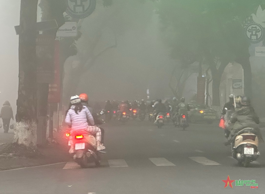 Hà Nội sương mù dày đặc
