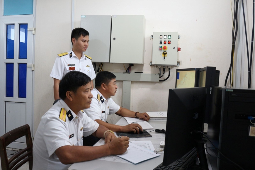 <a title="Báo Quân đội nhân dân | Tin tức quân đội, quốc phòng | Bảo vệ Tổ quốc" style="text-align:center;" data-cke-saved-href="https://www.qdnd.vn" href="https://www.qdnd.vn"><img data-cke-saved-src="https://file3.qdnd.vn/data/images/0/2021/08/11/linh/bannerv2.png" src="https://file3.qdnd.vn/data/images/0/2021/08/11/linh/bannerv2.png" class="vllogo"></a> <a title="Báo Quân đội nhân dân | Tin tức quân đội, quốc phòng | Bảo vệ Tổ quốc" style="text-align:center;" data-cke-saved-href="https://www.qdnd.vn" href="https://www.qdnd.vn"><img data-cke-saved-src="https://file3.qdnd.vn/data/images/0/2021/08/11/linh/bannerv2.png" src="https://file3.qdnd.vn/data/images/0/2021/08/11/linh/bannerv2.png" class="vllogo"></a>