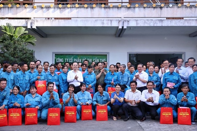 <a title="Báo Quân đội nhân dân | Tin tức quân đội, quốc phòng | Bảo vệ Tổ quốc" style="text-align:center;" href="https://www.qdnd.vn"><img src="https://file3.qdnd.vn/data/images/0/2021/08/11/linh/bannerv2.png" class="vllogo"></a>