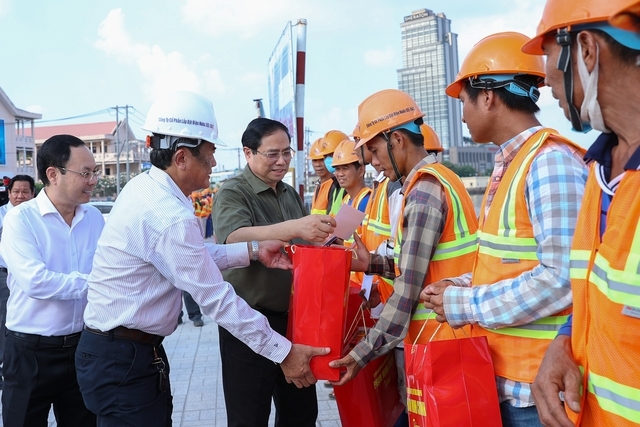 <a title="Báo Quân đội nhân dân | Tin tức quân đội, quốc phòng | Bảo vệ Tổ quốc" style="text-align:center;" href="https://www.qdnd.vn"><img src="https://file3.qdnd.vn/data/images/0/2021/08/11/linh/bannerv2.png" class="vllogo"></a>