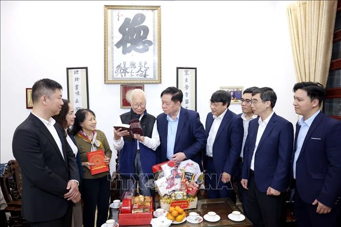 <a title="Báo Quân đội nhân dân | Tin tức quân đội, quốc phòng | Bảo vệ Tổ quốc" style="text-align:center;" href="https://www.qdnd.vn"><img src="https://file3.qdnd.vn/data/images/0/2021/08/11/linh/bannerv2.png" class="vllogo"></a>
