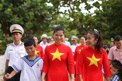 Gallery - 	Vững chãi Trường Sa - Bài 2: Những “Gia đình Trường Sa”