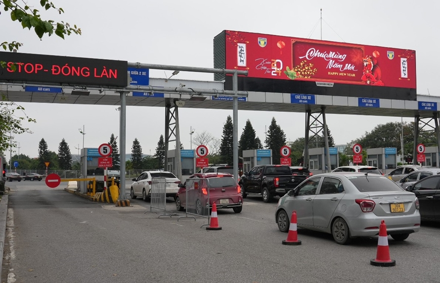 Bắt đầu thí điểm thu phí không dừng tại sân bay Nội Bài, Tân Sơn Nhất