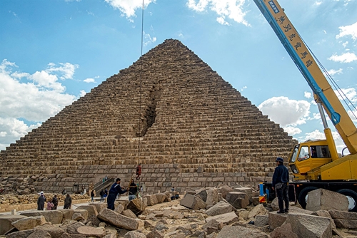 Ý kiến trái chiều về dự án trùng tu kim tự tháp Ai Cập