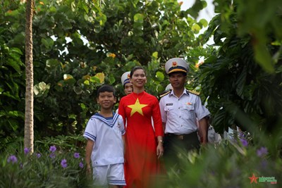 Gallery - 	Vững chãi Trường Sa - Bài 5: Mầm xanh mọc lên từ muối mặn Biển Đông