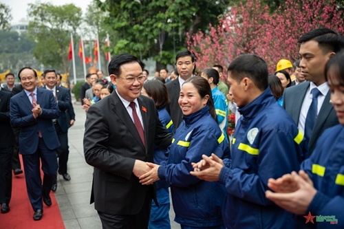 Chủ tịch Quốc hội Vương Đình Huệ thăm, chúc Tết Đảng bộ, chính quyền và nhân dân Thủ đô Hà Nội