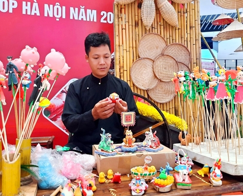 Hà Nội hào hoa thanh lịch: Nghệ nhân đam mê nghề truyền thống