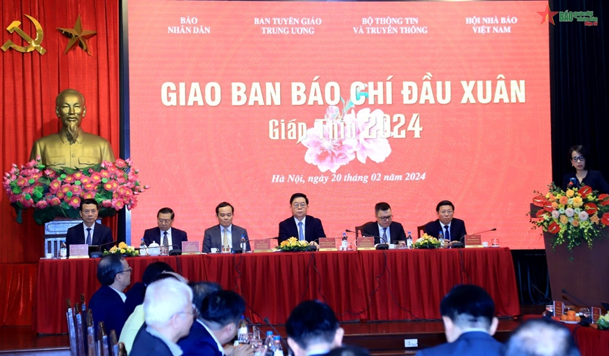 <a title="Báo Quân đội nhân dân | Tin tức quân đội, quốc phòng | Bảo vệ Tổ quốc" style="text-align:center;" href="https://www.qdnd.vn"><img src="https://file3.qdnd.vn/data/images/0/2021/08/11/linh/bannerv2.png" class="vllogo"></a>