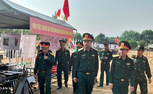 Đoàn công tác Bộ Quốc phòng kiểm tra công tác chuẩn bị huấn luyện năm 2024 tại Kon Tum

