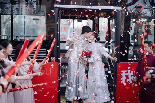 Trào lưu xe buýt đám cưới ở Trung Quốc
