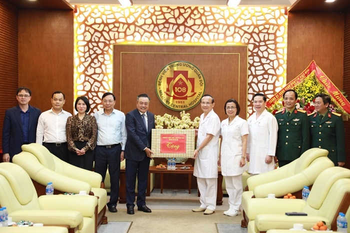 <a title="Báo Quân đội nhân dân | Tin tức quân đội, quốc phòng | Bảo vệ Tổ quốc" style="text-align:center;" href="https://www.qdnd.vn"><img src="https://file3.qdnd.vn/data/images/0/2021/08/11/linh/bannerv2.png" class="vllogo"></a>