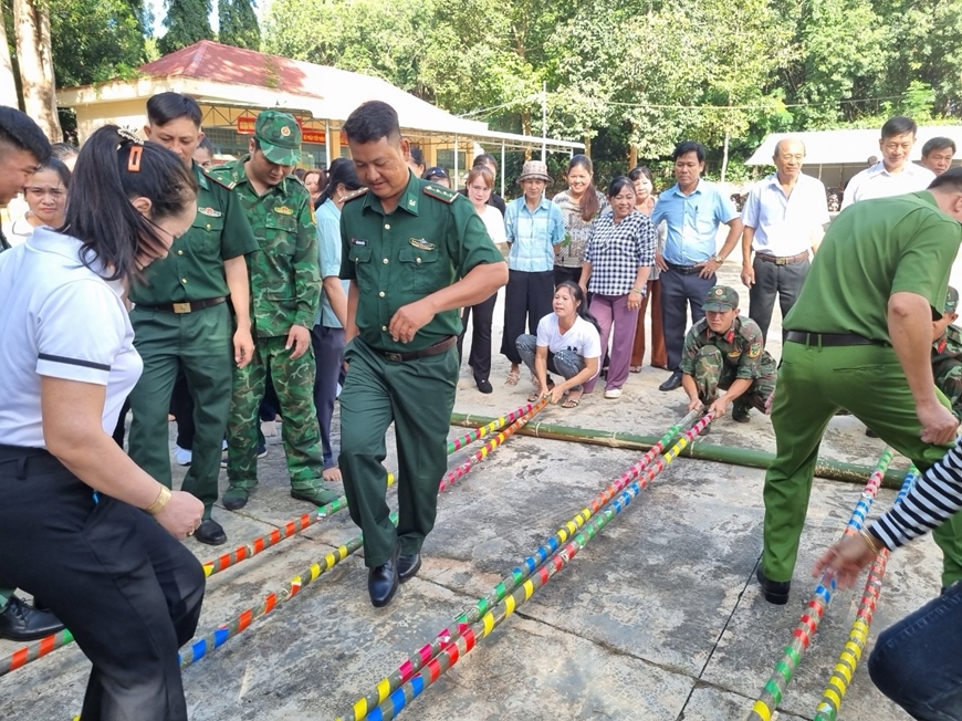 <a title="Báo Quân đội nhân dân | Tin tức quân đội, quốc phòng | Bảo vệ Tổ quốc" style="text-align:center;" href="https://www.qdnd.vn"><img src="https://file3.qdnd.vn/data/images/0/2021/08/11/linh/bannerv2.png" alt="Báo Quân đội nhân dân | Tin tức quân đội, quốc phòng | Bảo vệ Tổ quốc" class="vllogo"></a>