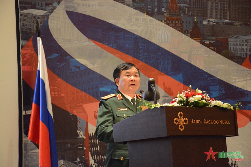 View - 	Thượng tướng Hoàng Xuân Chiến dự chiêu đãi Ngày Bảo vệ Tổ quốc LB Nga