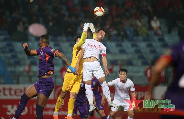 Thể Công-Viettel thua đáng tiếc trước Bình Dương