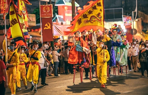 Hào quang truyền thống: Bảo tồn bản sắc lễ hội truyền thống 