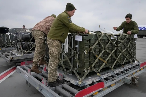 Lầu Năm Góc điều tra gian lận viện trợ quân sự cho Ukraine