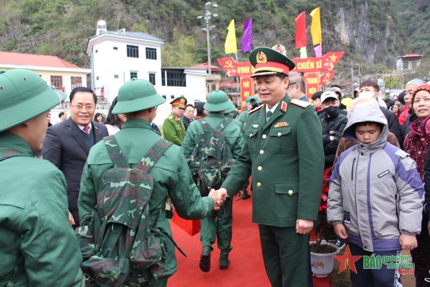 <a title="Báo Quân đội nhân dân | Tin tức quân đội, quốc phòng | Bảo vệ Tổ quốc" style="text-align:center;" data-cke-saved-href="https://www.qdnd.vn" href="https://www.qdnd.vn"><img data-cke-saved-src="https://file3.qdnd.vn/data/images/0/2021/08/11/linh/bannerv2.png" src="https://file3.qdnd.vn/data/images/0/2021/08/11/linh/bannerv2.png" class="vllogo"></a>