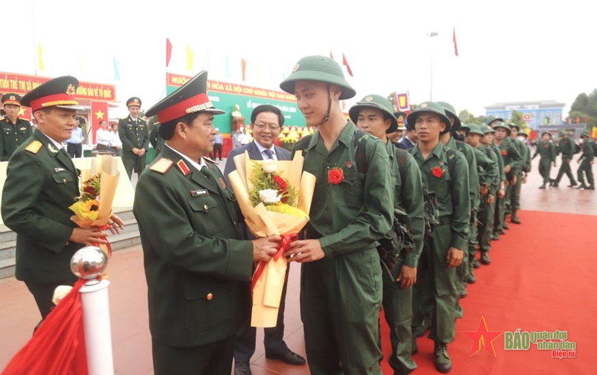 <a title="Báo Quân đội nhân dân | Tin tức quân đội, quốc phòng | Bảo vệ Tổ quốc" style="text-align:center;" data-cke-saved-href="https://www.qdnd.vn" href="https://www.qdnd.vn"><img data-cke-saved-src="https://file3.qdnd.vn/data/images/0/2021/08/11/linh/bannerv2.png" src="https://file3.qdnd.vn/data/images/0/2021/08/11/linh/bannerv2.png" class="vllogo"></a>
