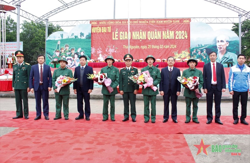 <a title="Báo Quân đội nhân dân | Tin tức quân đội, quốc phòng | Bảo vệ Tổ quốc" style="text-align:center;" data-cke-saved-href="https://www.qdnd.vn" href="https://www.qdnd.vn"><img data-cke-saved-src="https://file3.qdnd.vn/data/images/0/2021/08/11/linh/bannerv2.png" src="https://file3.qdnd.vn/data/images/0/2021/08/11/linh/bannerv2.png" class="vllogo"></a>