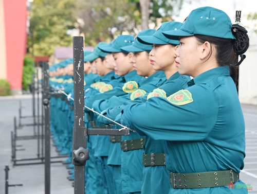 “Bóng hồng” say sưa luyện tập tham gia diễu binh, diễu hành kỷ niệm 70 năm Chiến thắng Điện Biên Phủ