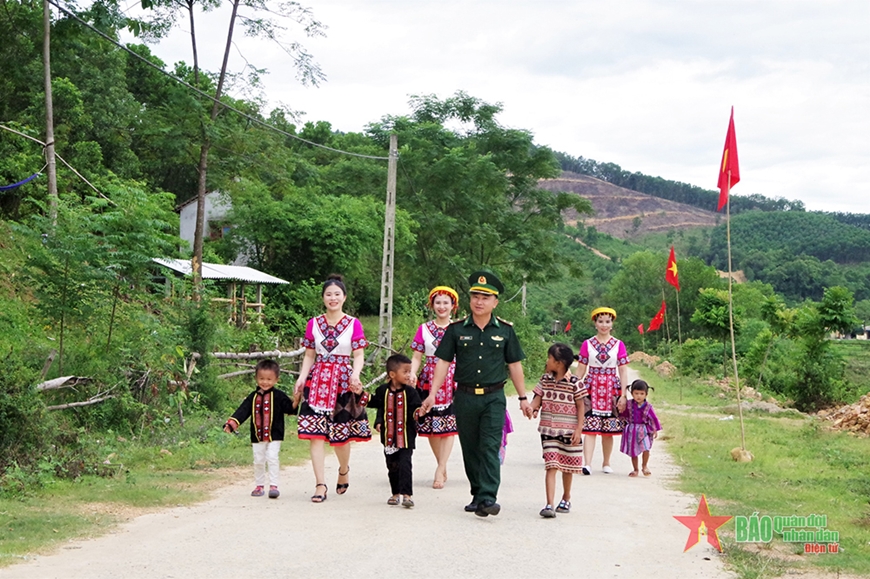 <a title="Báo Quân đội nhân dân | Tin tức quân đội, quốc phòng | Bảo vệ Tổ quốc" style="text-align:center;" href="https://www.qdnd.vn"><img src="https://file3.qdnd.vn/data/images/0/2021/08/11/linh/bannerv2.png" class="vllogo"></a>