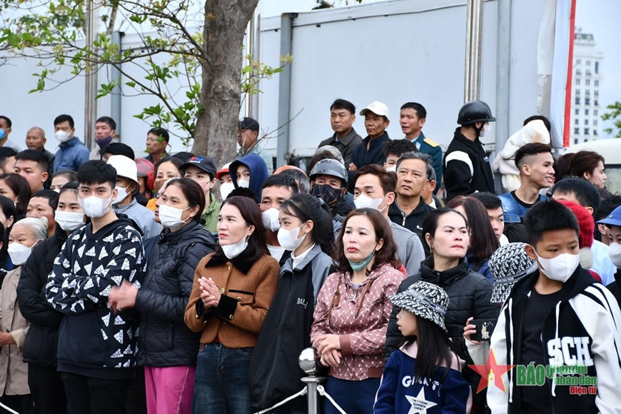 <a title="Báo Quân đội nhân dân | Tin tức quân đội, quốc phòng | Bảo vệ Tổ quốc" style="text-align:center;" href="https://www.qdnd.vn"><img src="https://file3.qdnd.vn/data/images/0/2021/08/11/linh/bannerv2.png" class="vllogo"></a>