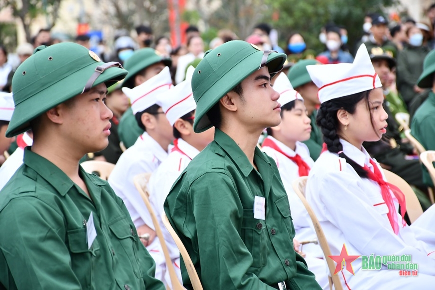 <a title="Báo Quân đội nhân dân | Tin tức quân đội, quốc phòng | Bảo vệ Tổ quốc" style="text-align:center;" href="https://www.qdnd.vn"><img src="https://file3.qdnd.vn/data/images/0/2021/08/11/linh/bannerv2.png" class="vllogo"></a>