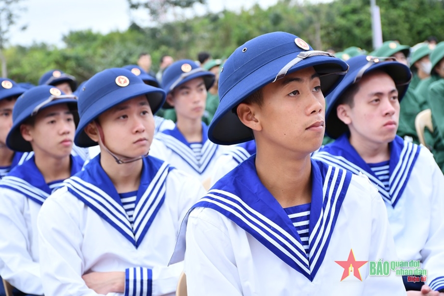 <a title="Báo Quân đội nhân dân | Tin tức quân đội, quốc phòng | Bảo vệ Tổ quốc" style="text-align:center;" href="https://www.qdnd.vn"><img src="https://file3.qdnd.vn/data/images/0/2021/08/11/linh/bannerv2.png" class="vllogo"></a>