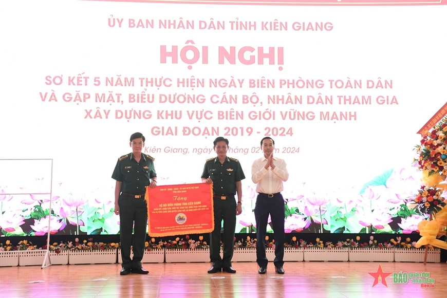 Kiên Giang: 202 hộ và 816 cá nhân đăng ký tự quản đường biên, cột mốc <a title="Báo Quân đội nhân dân | Tin tức quân đội, quốc phòng | Bảo vệ Tổ quốc" style="text-align:center;" href="https://www.qdnd.vn"><img src="https://file3.qdnd.vn/data/images/0/2021/08/11/linh/bannerv2.png" class="vllogo"></a>