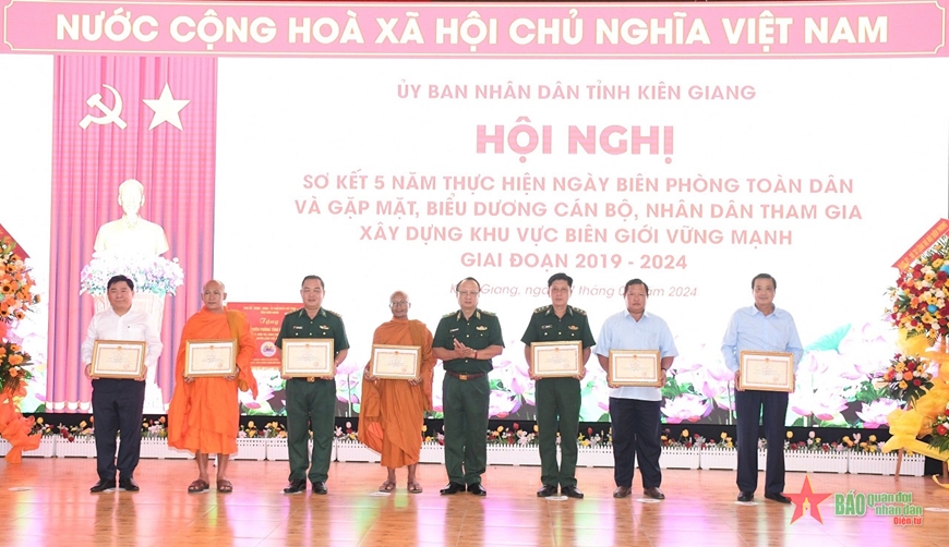 Kiên Giang: 202 hộ và 816 cá nhân đăng ký tự quản đường biên, cột mốc <a title="Báo Quân đội nhân dân | Tin tức quân đội, quốc phòng | Bảo vệ Tổ quốc" style="text-align:center;" href="https://www.qdnd.vn"><img src="https://file3.qdnd.vn/data/images/0/2021/08/11/linh/bannerv2.png" class="vllogo"></a>
