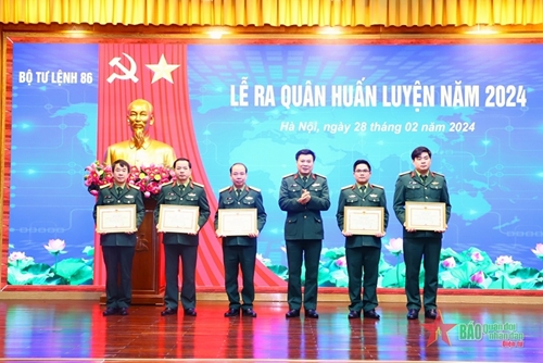 Khối cơ quan Bộ tư lệnh 86 tổ chức Lễ ra quân huấn luyện năm 2024
