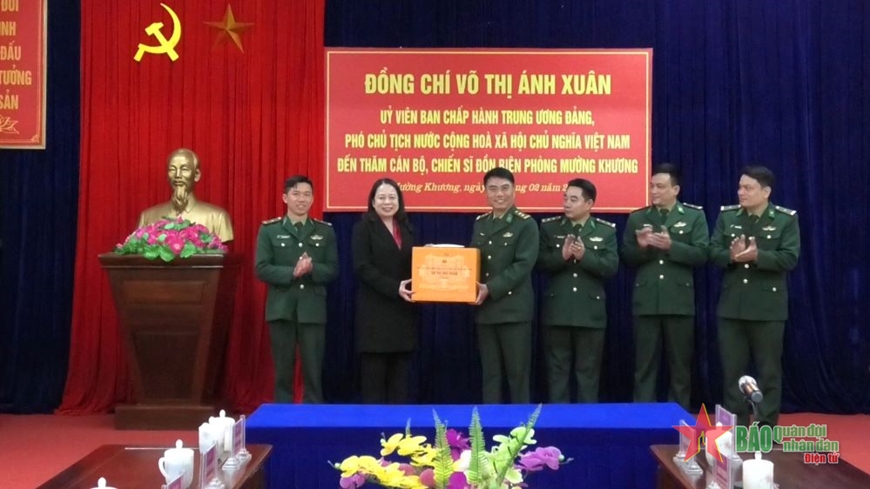 <a title="Báo Quân đội nhân dân | Tin tức quân đội, quốc phòng | Bảo vệ Tổ quốc" style="text-align:center;" href="https://www.qdnd.vn"><img src="https://file3.qdnd.vn/data/images/0/2021/08/11/linh/bannerv2.png" class="vllogo"></a>