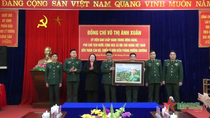 <a title="Báo Quân đội nhân dân | Tin tức quân đội, quốc phòng | Bảo vệ Tổ quốc" style="text-align:center;" href="https://www.qdnd.vn"><img src="https://file3.qdnd.vn/data/images/0/2021/08/11/linh/bannerv2.png" class="vllogo"></a>