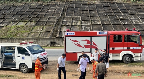Đà Nẵng: Lật xe đầu kéo trên tuyến La Sơn - Hòa Liên khiến tài xế tử vong