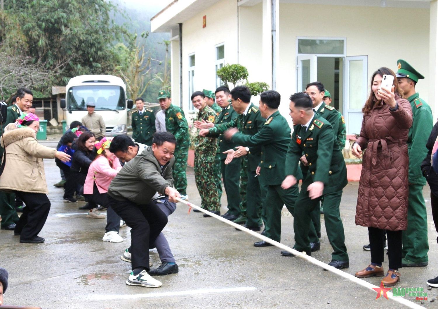 Hà Giang: Ngày hội Biên phòng toàn dân tại xã biên giới Sơn Vĩ