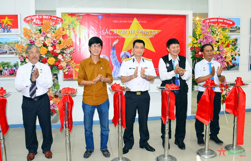 <a title="Báo Quân đội nhân dân | Tin tức quân đội, quốc phòng | Bảo vệ Tổ quốc" style="text-align:center;" href="https://www.qdnd.vn"><img src="https://file3.qdnd.vn/data/images/0/2021/08/11/linh/bannerv2.png" class="vllogo"></a>