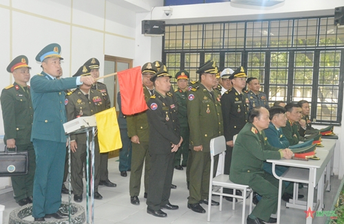 Học viên Quân đội Hoàng gia Campuchia đi thực tế tại Học viện Phòng không-Không quân