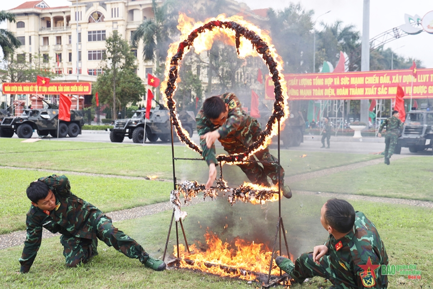 Bộ CHQS tỉnh Hưng Yên ra quân huấn luyện và phát động đợt thi đua cao điểm năm 2024