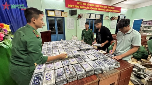 Phó thủ tướng Trần Lưu Quang gửi thư khen Bộ đội Biên phòng về thành tích chống buôn lậu, gian lận thương mại