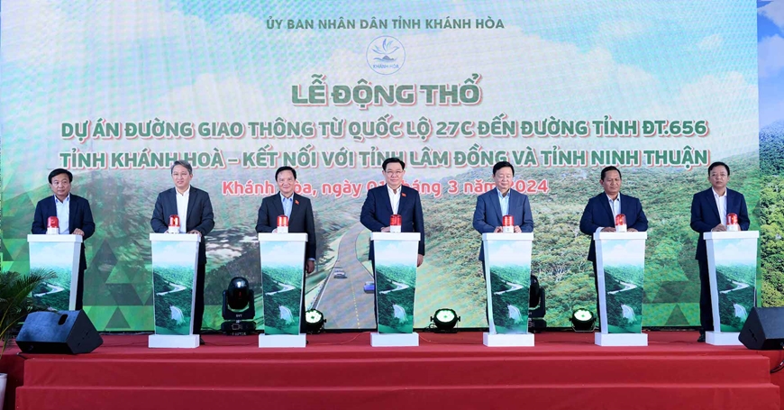 <a title="Báo Quân đội nhân dân | Tin tức quân đội, quốc phòng | Bảo vệ Tổ quốc" style="text-align:center;" href="https://www.qdnd.vn"><img src="https://file3.qdnd.vn/data/images/0/2021/08/11/linh/bannerv2.png" class="vllogo"></a>