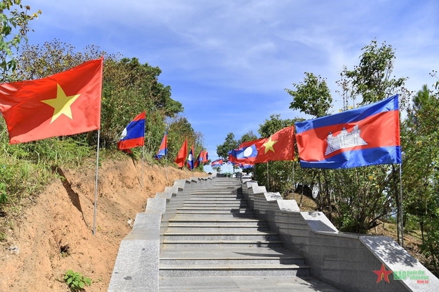 <a title="Báo Quân đội nhân dân | Tin tức quân đội, quốc phòng | Bảo vệ Tổ quốc" style="text-align:center;" href="https://www.qdnd.vn"><img src="https://file3.qdnd.vn/data/images/0/2021/08/11/linh/bannerv2.png" class="vllogo"></a>