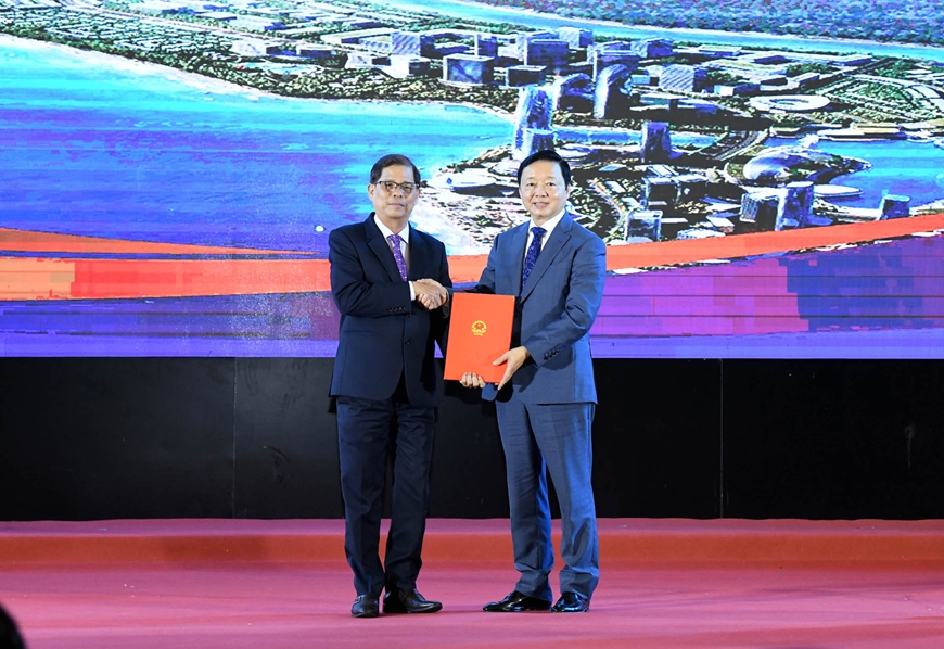 <a title="Báo Quân đội nhân dân | Tin tức quân đội, quốc phòng | Bảo vệ Tổ quốc" style="text-align:center;" href="https://www.qdnd.vn"><img src="https://file3.qdnd.vn/data/images/0/2021/08/11/linh/bannerv2.png" class="vllogo"></a>