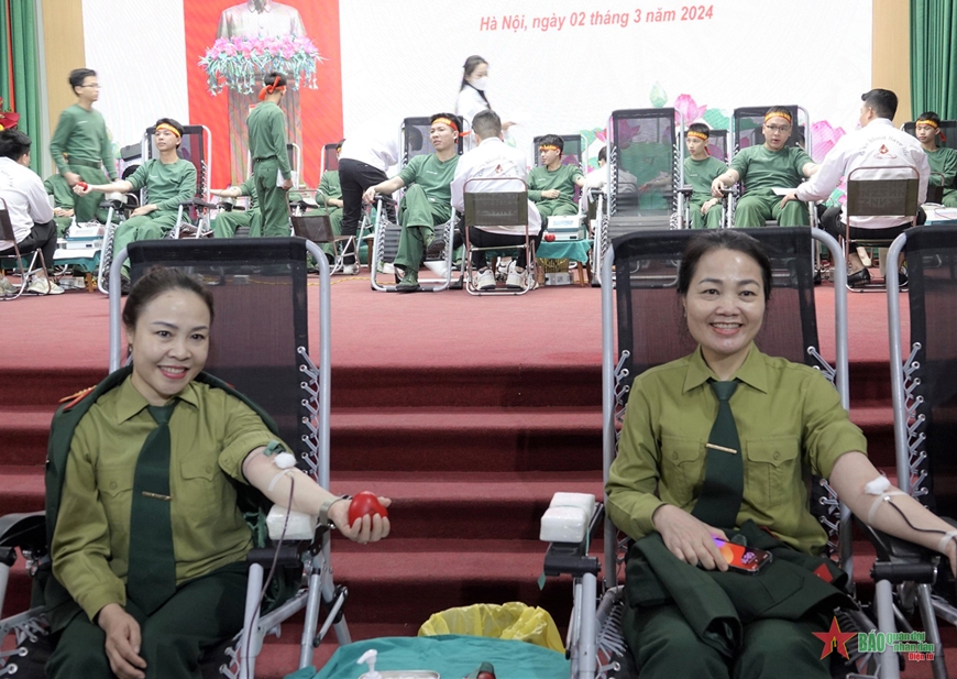 <a title="Báo Quân đội nhân dân | Tin tức quân đội, quốc phòng | Bảo vệ Tổ quốc" style="text-align:center;" href="https://www.qdnd.vn"><img src="https://file3.qdnd.vn/data/images/0/2021/08/11/linh/bannerv2.png" class="vllogo"></a>