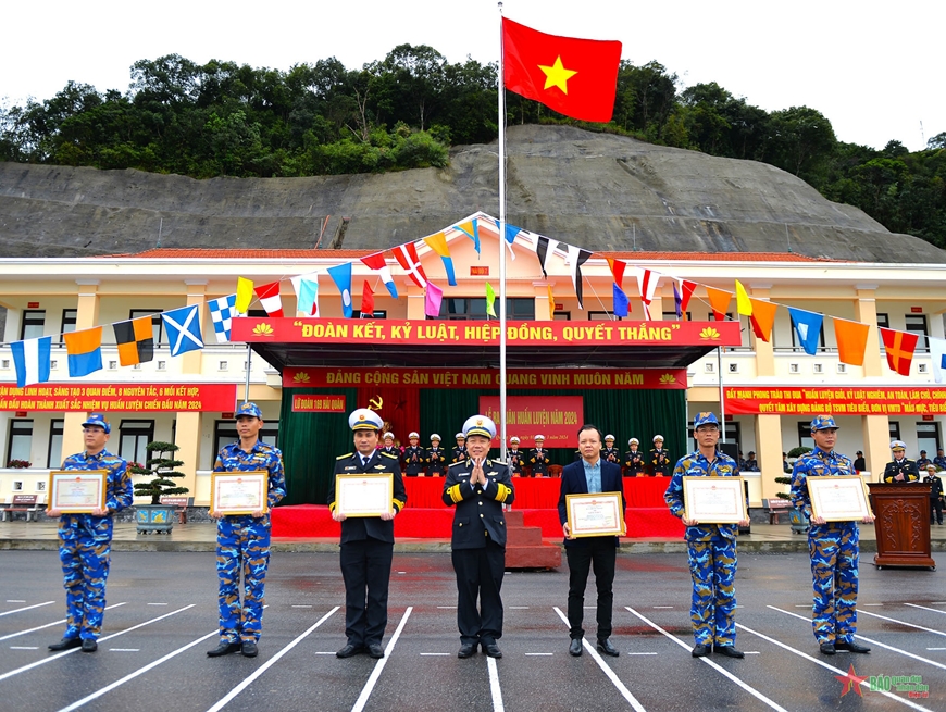 <a title="Báo Quân đội nhân dân | Tin tức quân đội, quốc phòng | Bảo vệ Tổ quốc" style="text-align:center;" data-cke-saved-href="https://www.qdnd.vn" href="https://www.qdnd.vn"><img data-cke-saved-src="https://file3.qdnd.vn/data/images/0/2021/08/11/linh/bannerv2.png" src="https://file3.qdnd.vn/data/images/0/2021/08/11/linh/bannerv2.png" class="vllogo"></a> <a title="Báo Quân đội nhân dân | Tin tức quân đội, quốc phòng | Bảo vệ Tổ quốc" style="text-align:center;" data-cke-saved-href="https://www.qdnd.vn" href="https://www.qdnd.vn"><img data-cke-saved-src="https://file3.qdnd.vn/data/images/0/2021/08/11/linh/bannerv2.png" src="https://file3.qdnd.vn/data/images/0/2021/08/11/linh/bannerv2.png" class="vllogo"></a>