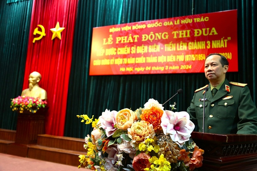 <a title="Báo Quân đội nhân dân | Tin tức quân đội, quốc phòng | Bảo vệ Tổ quốc" style="text-align:center;" href="https://www.qdnd.vn"><img src="https://file3.qdnd.vn/data/images/0/2021/08/11/linh/bannerv2.png" class="vllogo"></a>