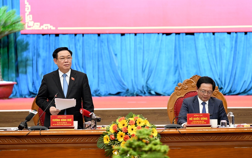 <a title="Báo Quân đội nhân dân | Tin tức quân đội, quốc phòng | Bảo vệ Tổ quốc" style="text-align:center;" href="https://www.qdnd.vn"><img src="https://file3.qdnd.vn/data/images/0/2021/08/11/linh/bannerv2.png" class="vllogo"></a>