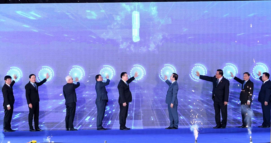 <a title="Báo Quân đội nhân dân | Tin tức quân đội, quốc phòng | Bảo vệ Tổ quốc" style="text-align:center;" href="https://www.qdnd.vn"><img src="https://file3.qdnd.vn/data/images/0/2021/08/11/linh/bannerv2.png" class="vllogo"></a>
