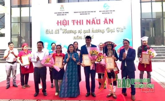 <a title="Báo Quân đội nhân dân | Tin tức quân đội, quốc phòng | Bảo vệ Tổ quốc" style="text-align:center;" href="https://www.qdnd.vn"><img src="https://file3.qdnd.vn/data/images/0/2021/08/11/linh/bannerv2.png" class="vllogo"></a>